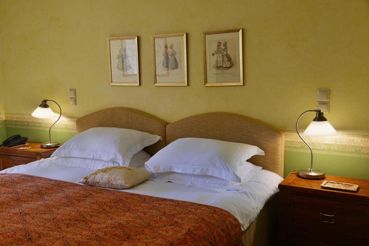 קסטנאה Astra Hotel מראה חיצוני תמונה
